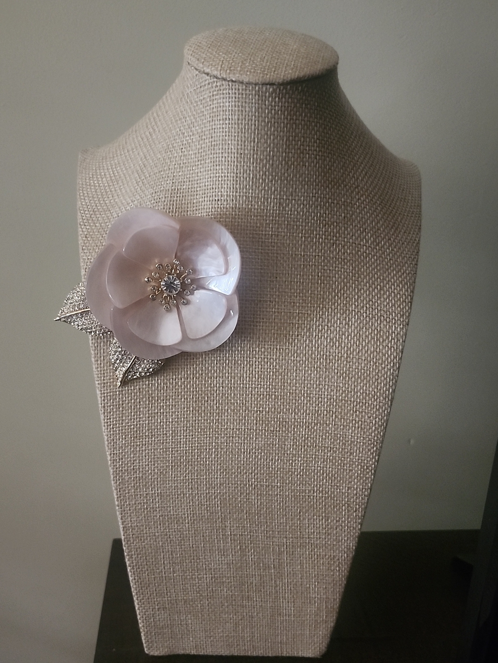 Elegant Pink Flower Brooch with Rhinestone Leaves